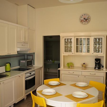 Sunflower 2Bdr Flat By Ruterra Prága Kültér fotó
