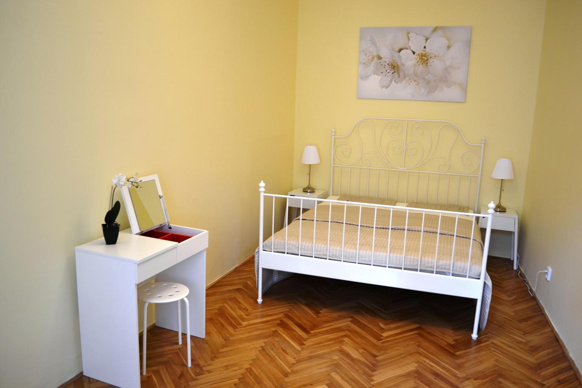 Sunflower 2Bdr Flat By Ruterra Prága Kültér fotó