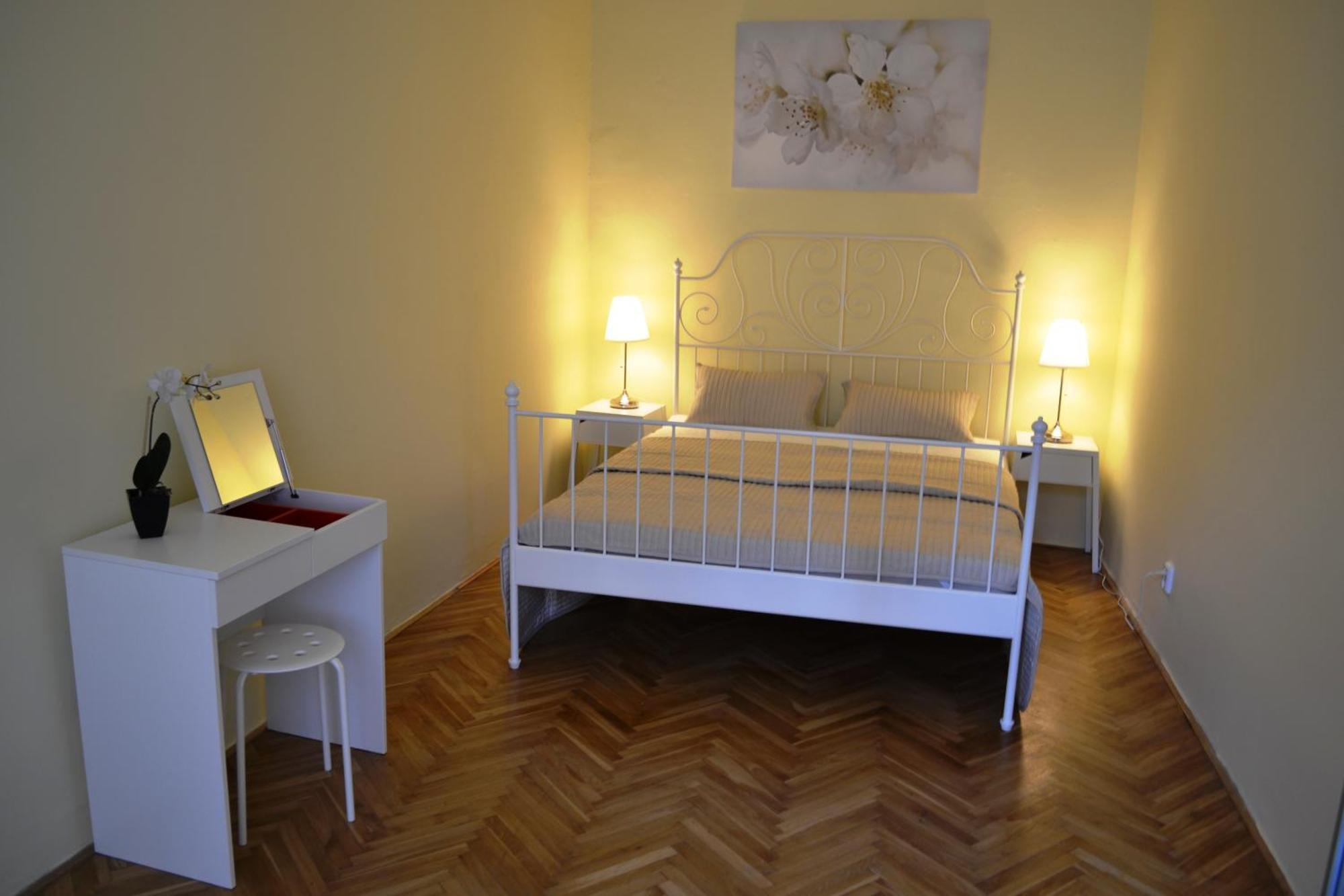 Sunflower 2Bdr Flat By Ruterra Prága Kültér fotó